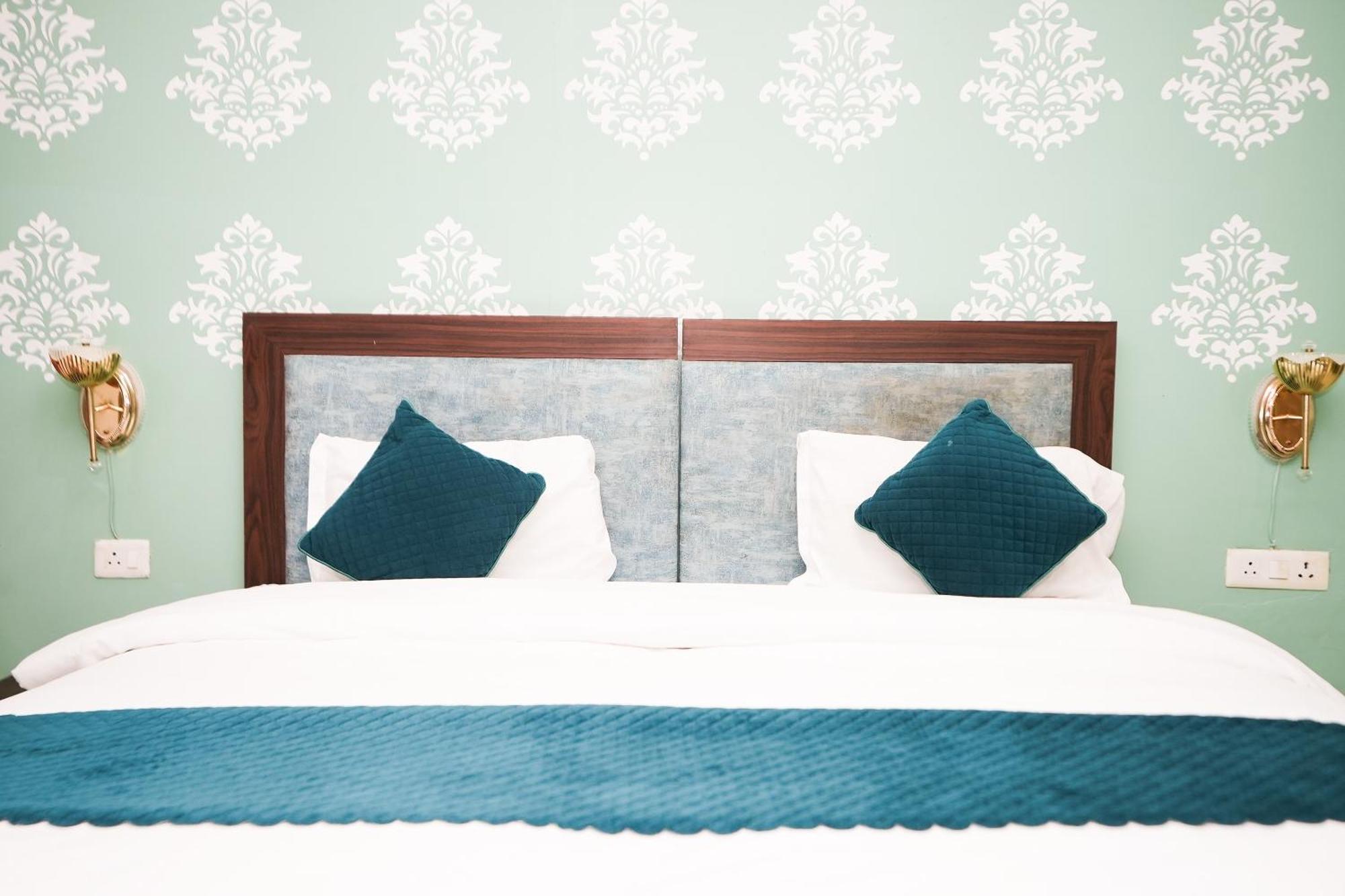 Tanvi Premium Residency Near Artemis Hospital, Gurugram Ξενοδοχείο Γκουργκάον Εξωτερικό φωτογραφία