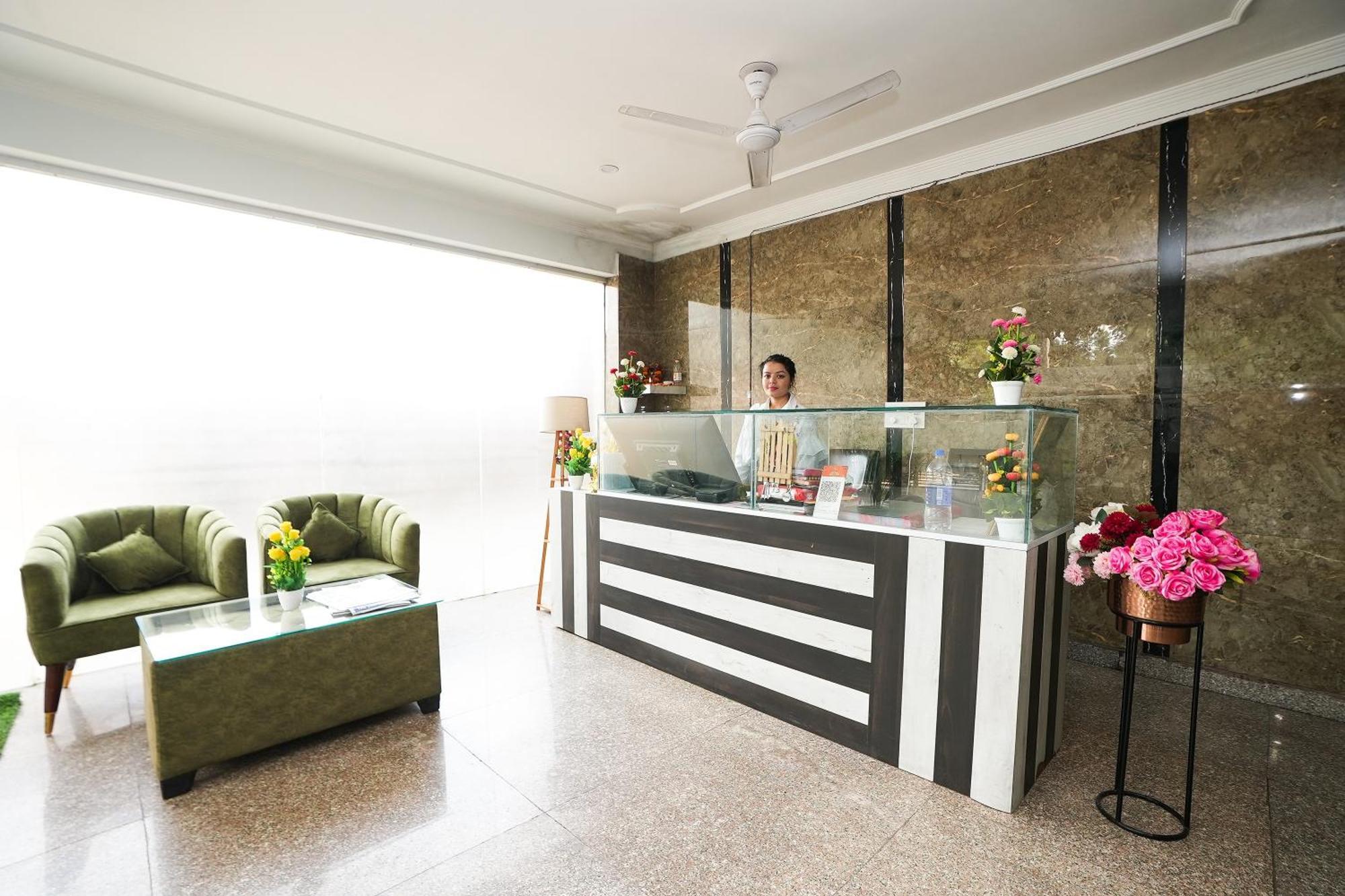Tanvi Premium Residency Near Artemis Hospital, Gurugram Ξενοδοχείο Γκουργκάον Εξωτερικό φωτογραφία