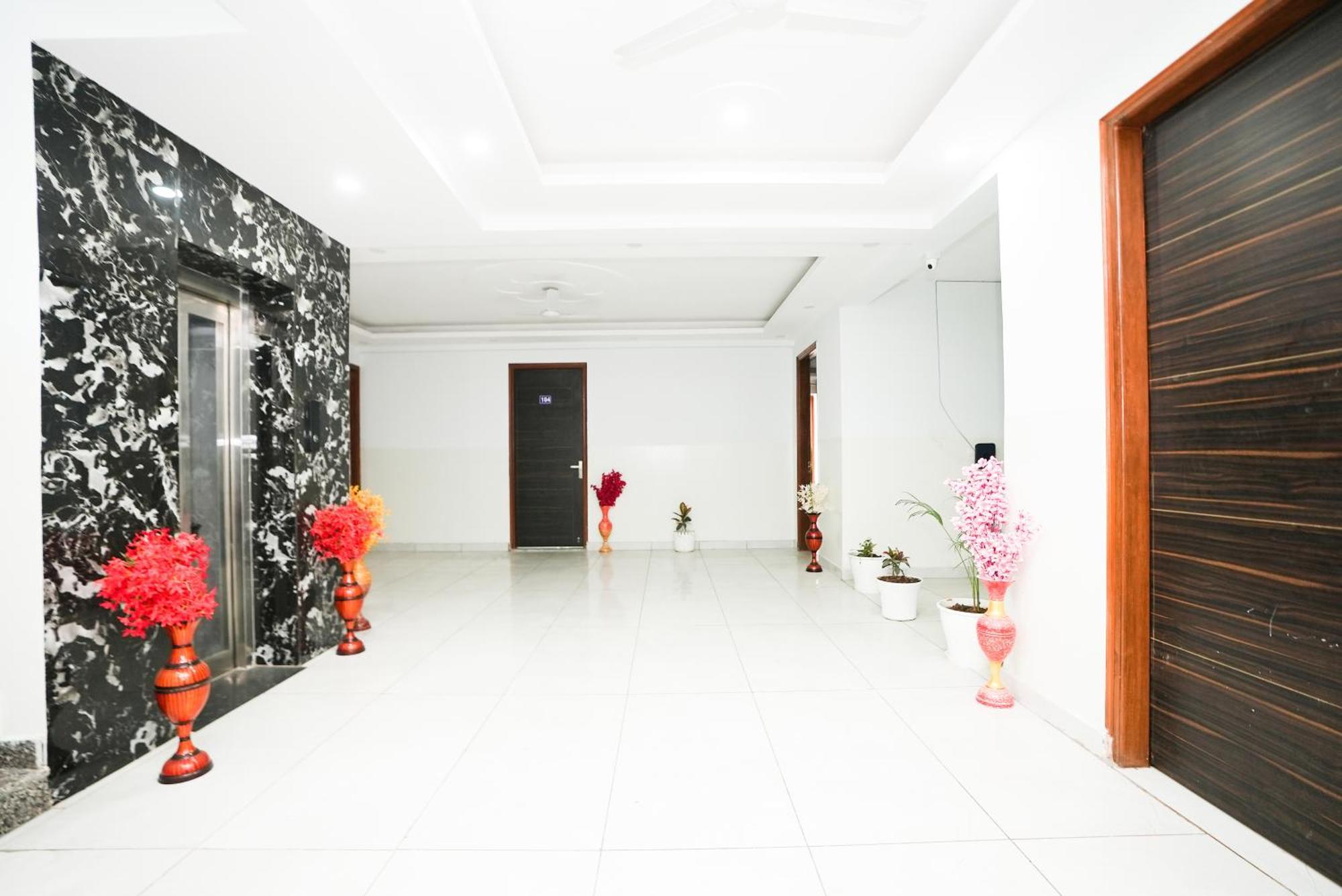 Tanvi Premium Residency Near Artemis Hospital, Gurugram Ξενοδοχείο Γκουργκάον Εξωτερικό φωτογραφία