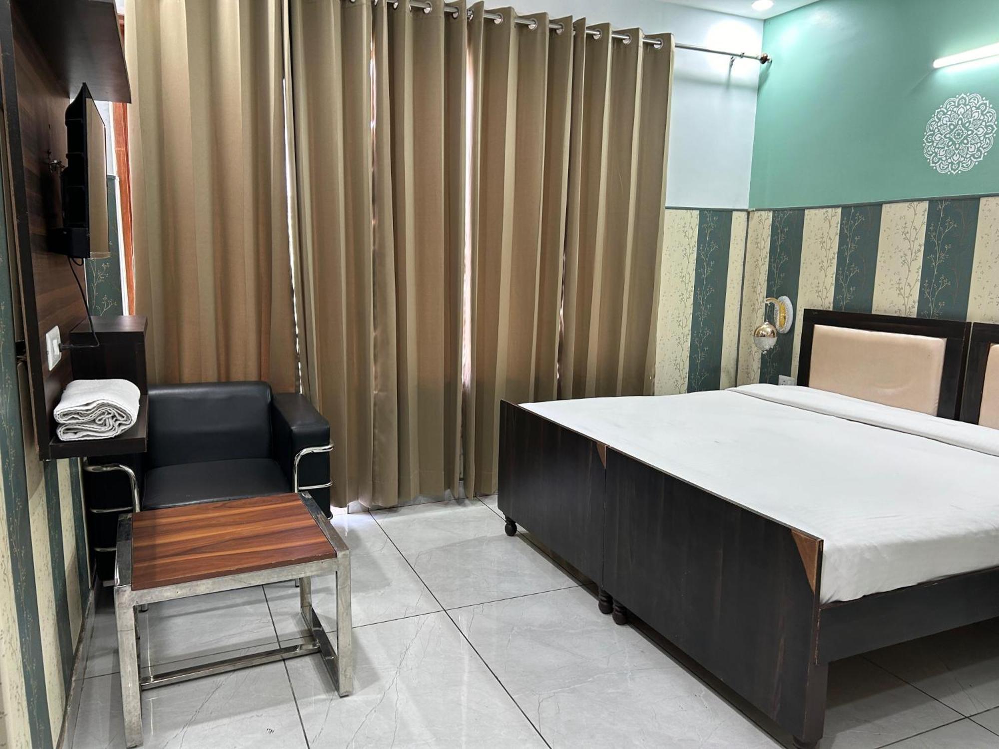 Tanvi Premium Residency Near Artemis Hospital, Gurugram Ξενοδοχείο Γκουργκάον Εξωτερικό φωτογραφία