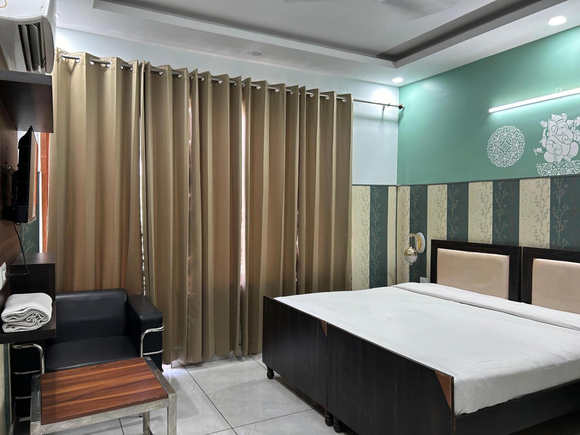 Tanvi Premium Residency Near Artemis Hospital, Gurugram Ξενοδοχείο Γκουργκάον Εξωτερικό φωτογραφία